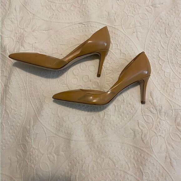 J. Crew size 7.5 Neutral Beige Pointed Toe Patent Leather Pumps Heels - Picture 3 of 8